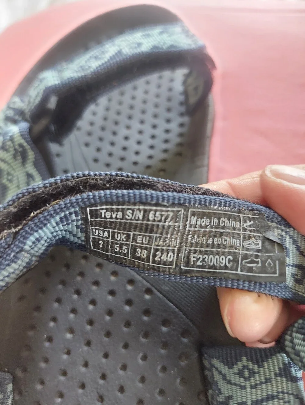 Women's Teva Hurricane Sandals Size 8